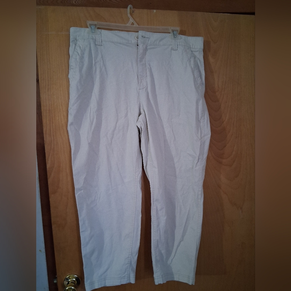Old Navy Women' Light Khaki Chinos